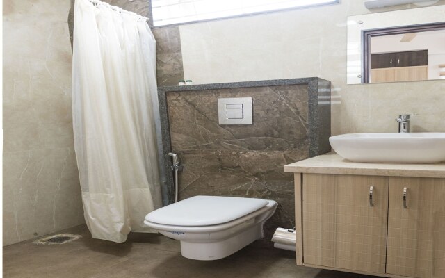 OYO 4428 Central Platinum Suites