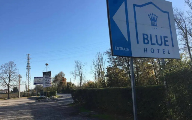 Blue Hotel