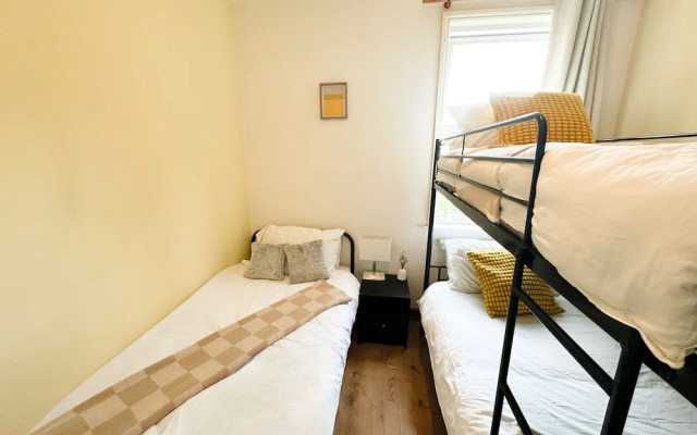 Attractive Wembley Stadium Maisonette