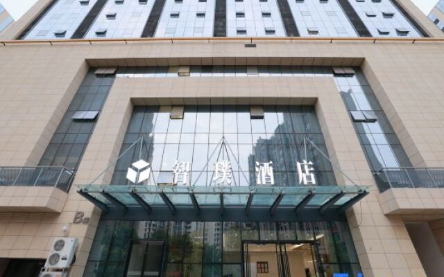 Zhihui Hotel (Zhengzhou Zhongzhou Avenue Sanquan Road)