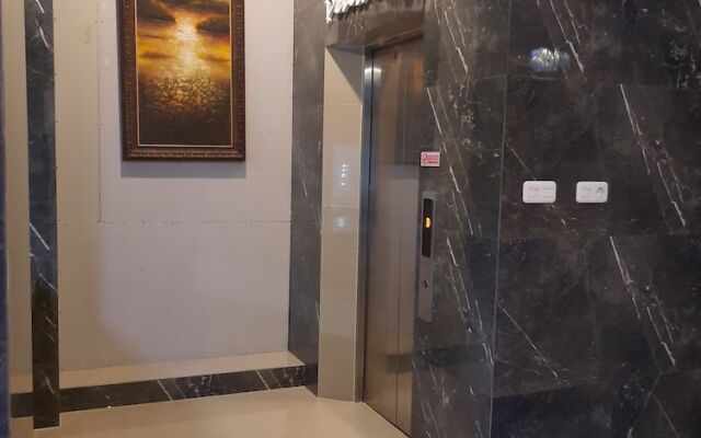 Ams Penthouse