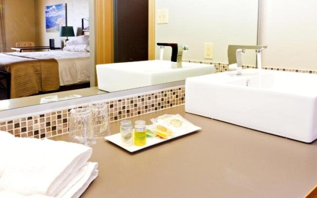Blue Lakes Inn & Extended Stay