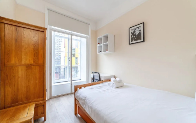 Spacious 3-bed flat by popular Waterloo