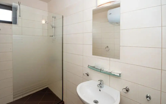 New Line Village Apartments, up to 4 Guests