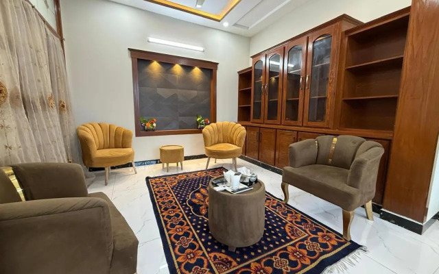 Delano Guest House