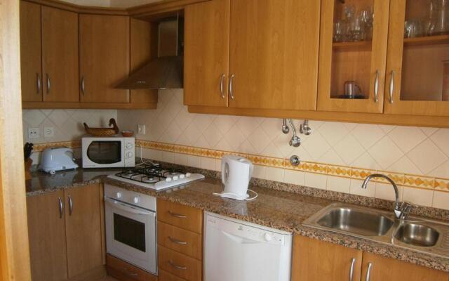 Quinta Gomeira by Amandio Batista