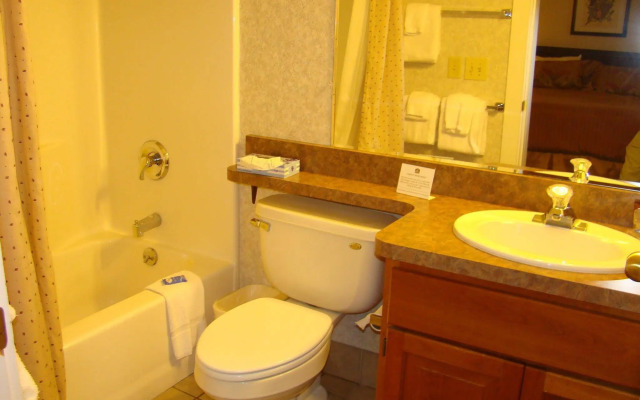 Ludlow Colonial Motel