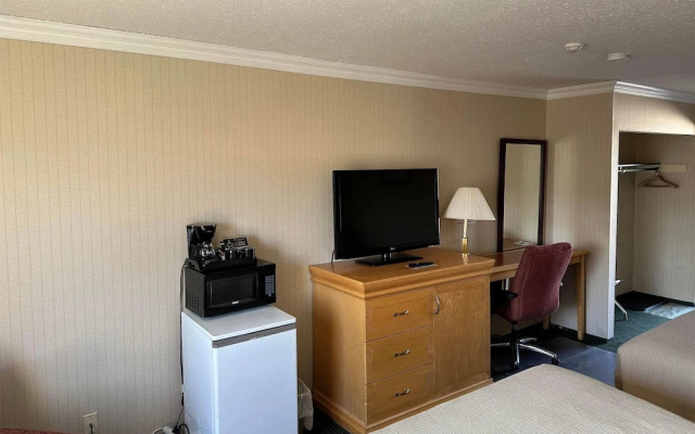 Travelodge by Wyndam Chetwynd