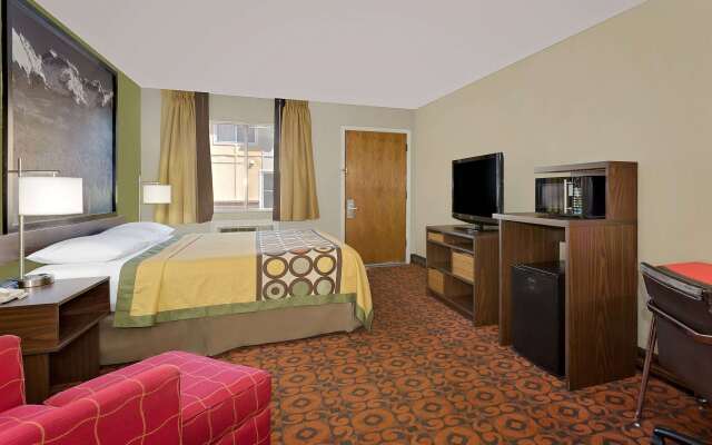 Super 8 by Wyndham Denver Central