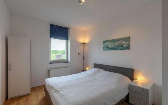 Cozy Apartment With Balcony