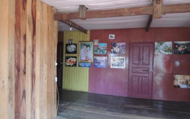 Khoeun Sreymom and Khlot Sopheng Homestay