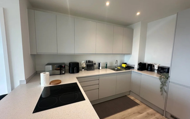 Up to 40 Percent Off Old Trafford Modern Apartment
