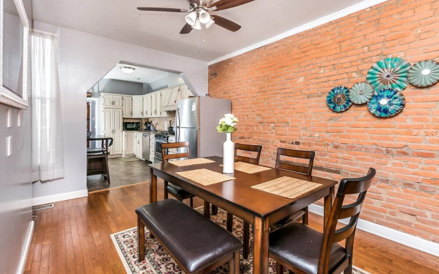 Charming Home Near Harbor&stadiums W/2carparking