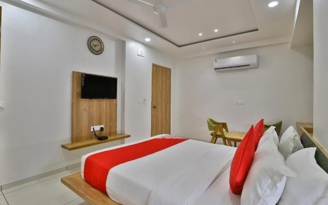 Oyo 37230 Yashraj Hotel