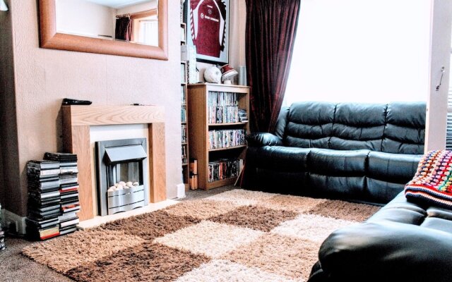 3 Bedroom Central House