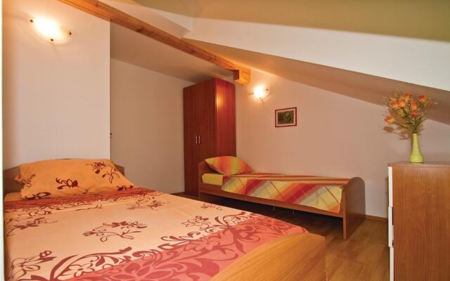 Beautiful Home in Crna Punta With Wifi and 3 Bedrooms