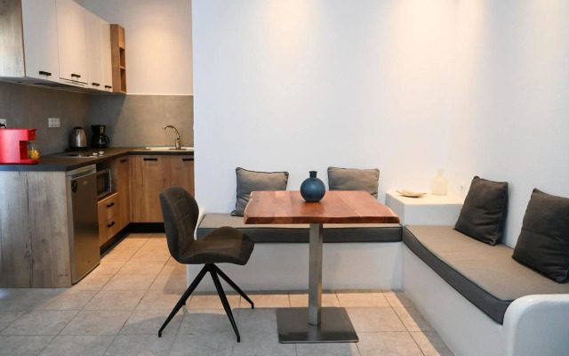 Hotel Glaronissia Rooms & Suites