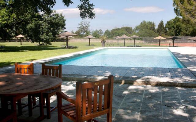 Hotel Château Des Alpilles