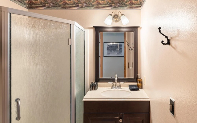 Travertine Ave in Big Bear Lake