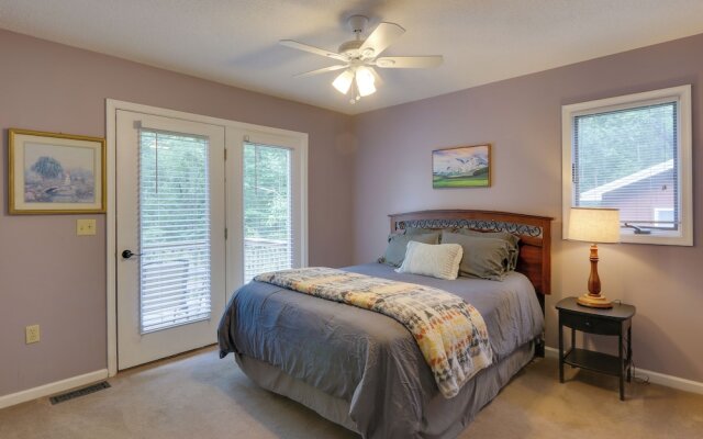 Spacious Mcgaheysville Home: Hot Tub & Pool Table!