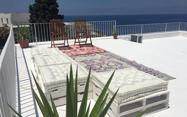 Lagave, Villa in Salina