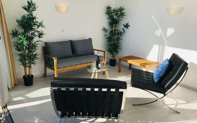 Costa Plana Collection