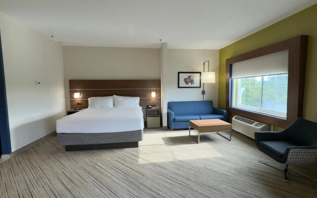 Holiday Inn Express Hotel & Suites Marina - State Beach Area by IHG