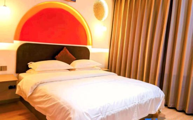 Pusu Unmanned Smart Hotel (Hulunbuir Ancient City Pedestrian Street)