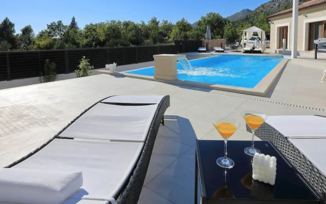 Amazing Villa With Pool