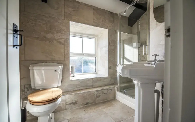 Barn Conversion - Hot Tub - Penally