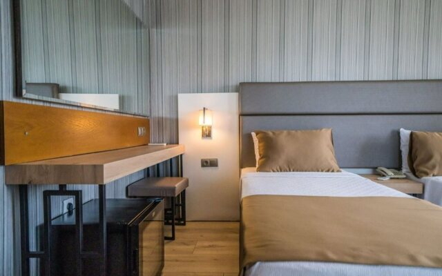 Point Beach Hotel