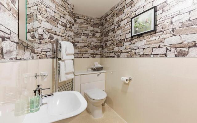 Braeburn Guest House / B&B