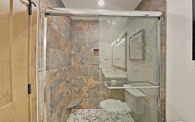 Deluxe Slopeside Home Just STEPS to Mammoth Mountain Slopes and Village Gondola - 3 Spas, Sauna and Pool by RedAwning