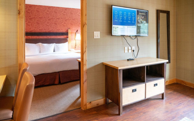 The Fox Hotel and Suites