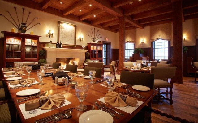 Inn On Woodlake