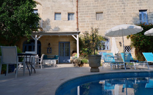 Village Knights Accommodation