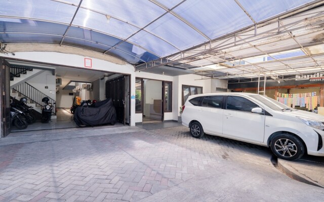 RedDoorz @ Nginden Surabaya