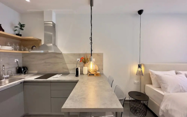 Kono Studios & Suites