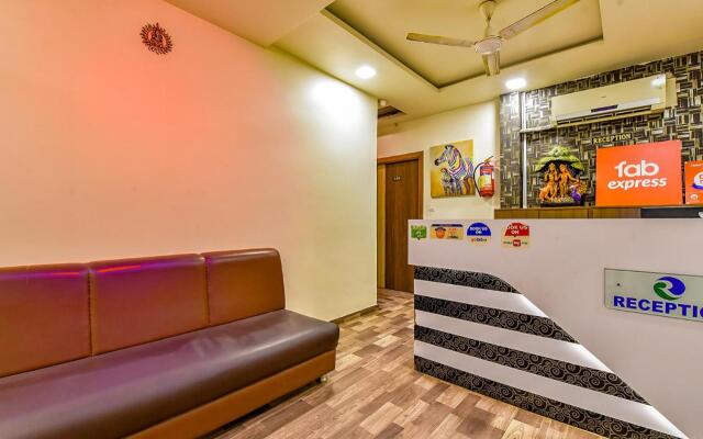 Fabexpress Relax Inn