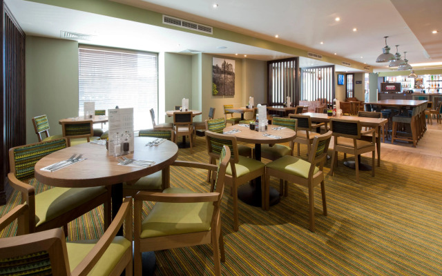 Premier Inn Edinburgh City Centre(York Place)