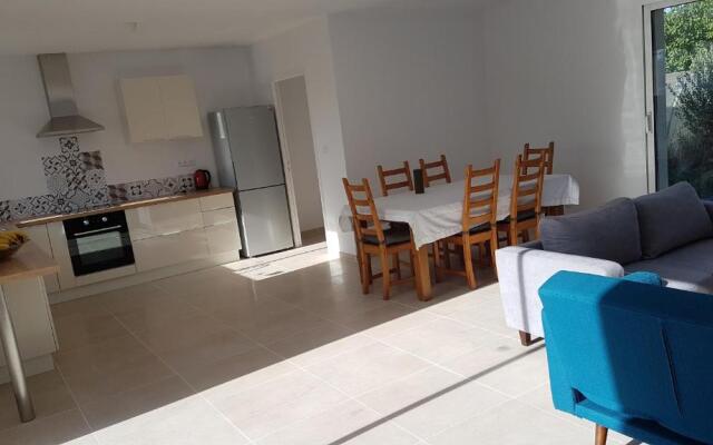 Maison Neuve Moderne