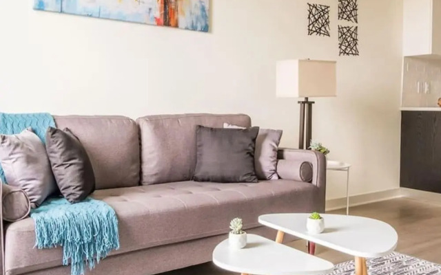 Stunning Nulu 1BR Cozysuites 06