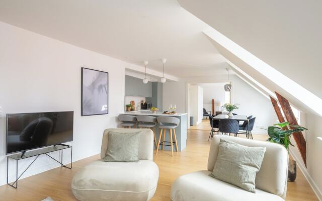 Sanders Leaves - 2bdr Apt With Shared Roof Terrace