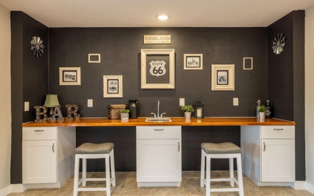 Scottsdale Osborn 3 Bedroom Home by RedAwning