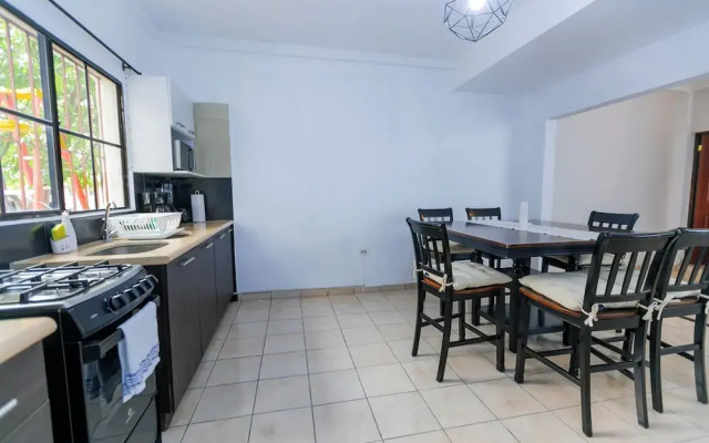 Friendly House