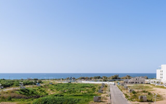 Panoramic Seaview Balcony Escape by Sea N Rent