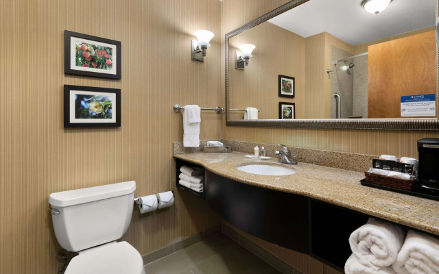 Comfort Suites Commerce