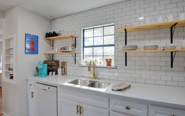 Waterfront Granbury Home: Easy Lake Access!