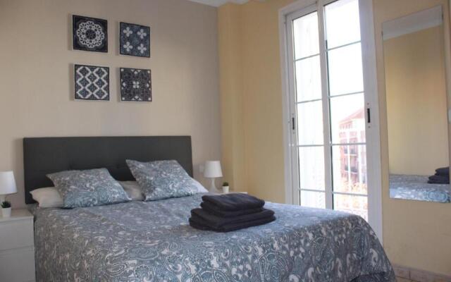 Nice and New Studio with balcony close to the city