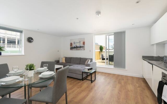 Skyvillion - Huge 4bed Apartment Wbalcony - Parking